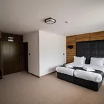 Hotel Kirkovo 호텔 2*