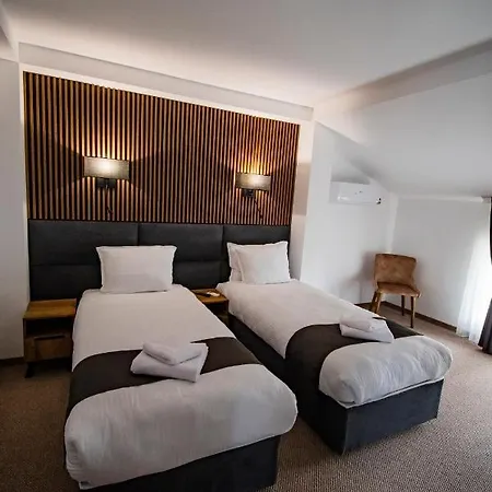 Хотел Hotel Kirkovo 2*